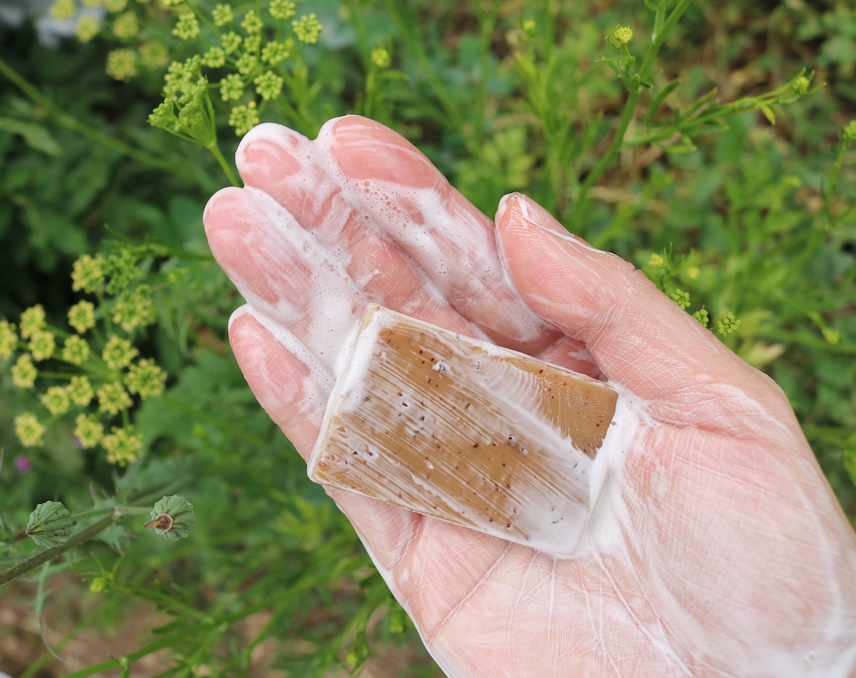 Tuinzeep-koffiescrub_werfzeep handen wassen